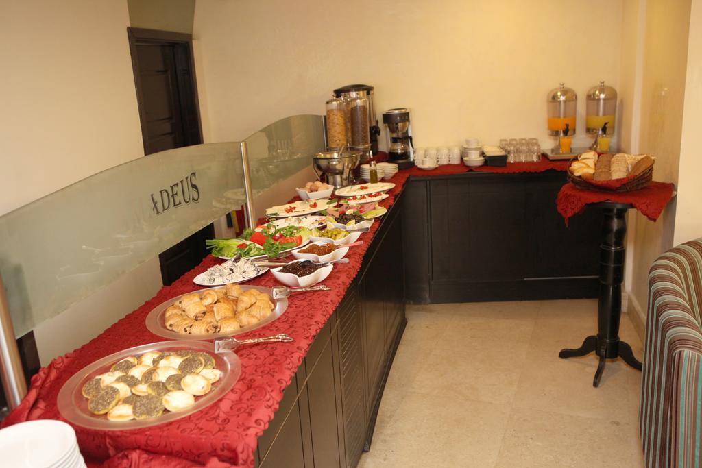 Mozart Hotel Beirut Eksteriør bilde