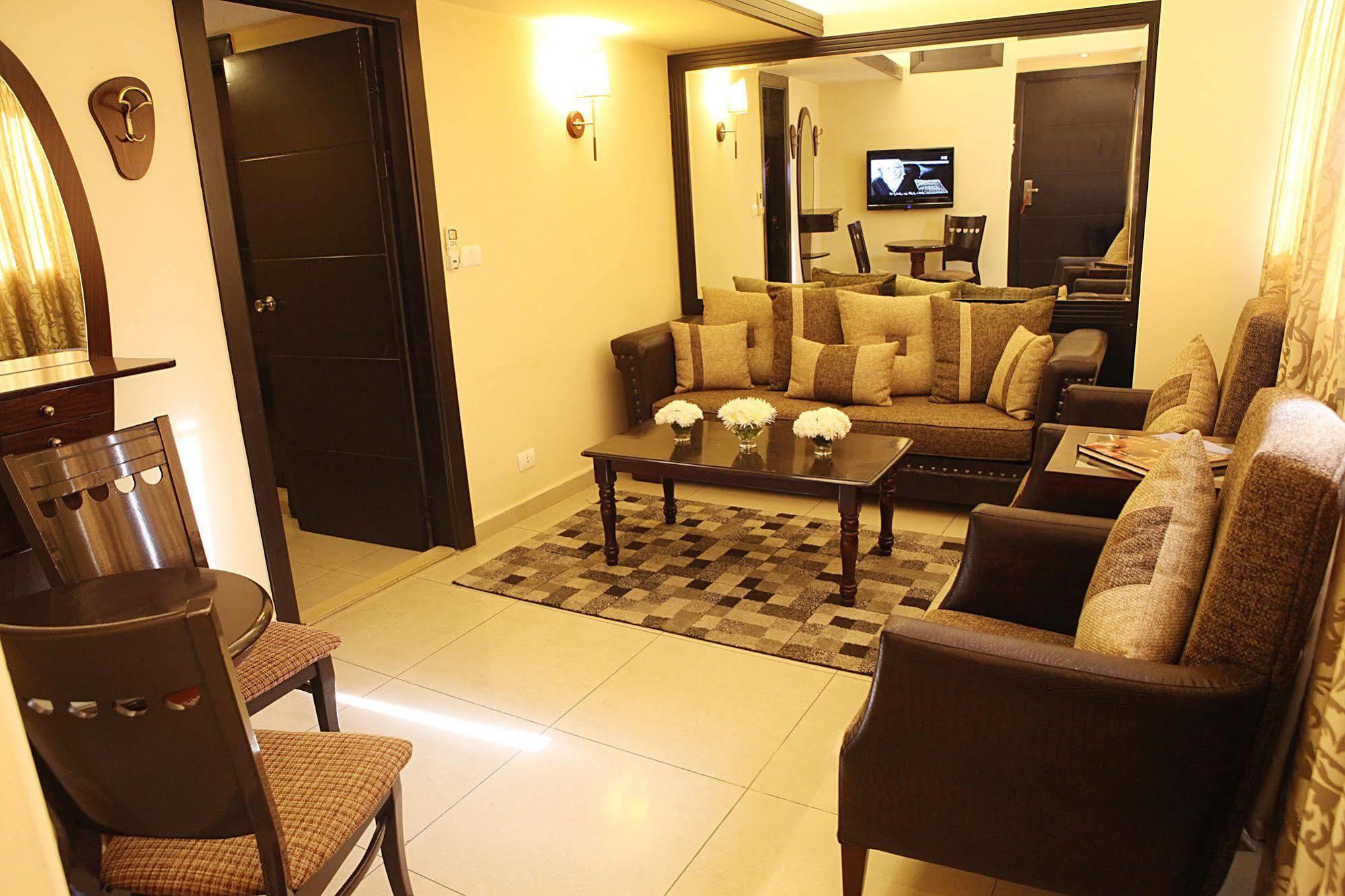 Mozart Hotel Beirut Eksteriør bilde